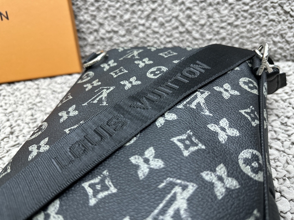 ルイヴィトンバッグ角部分ディテール